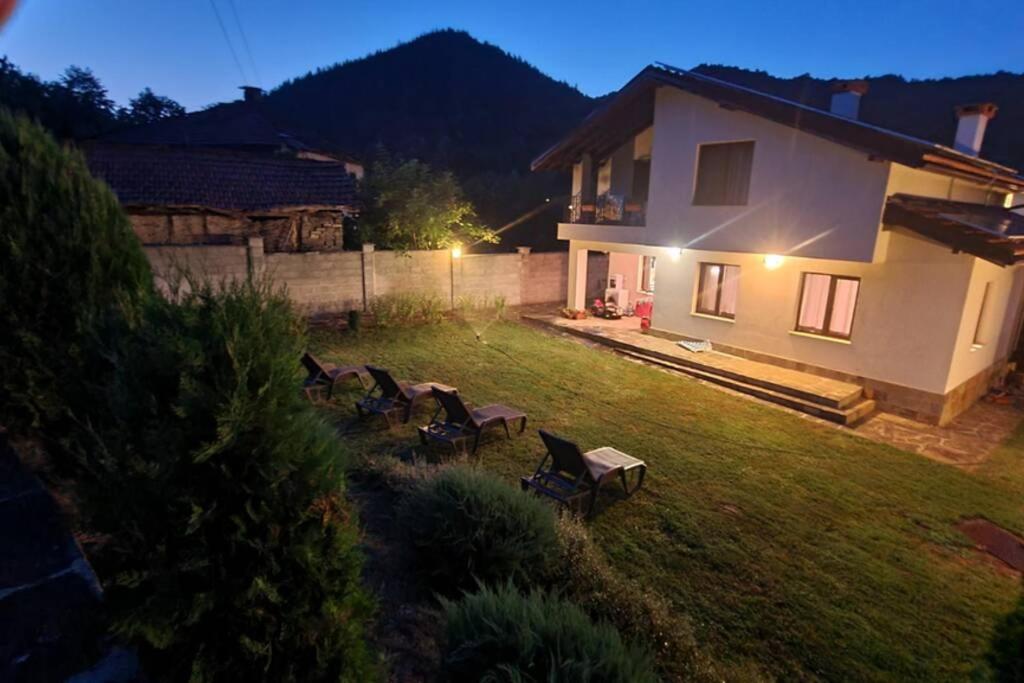 Двете Къщи В Планината Villa Beli Oszam Kültér fotó
