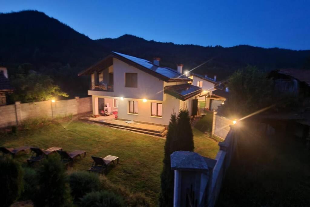 Двете Къщи В Планината Villa Beli Oszam Kültér fotó