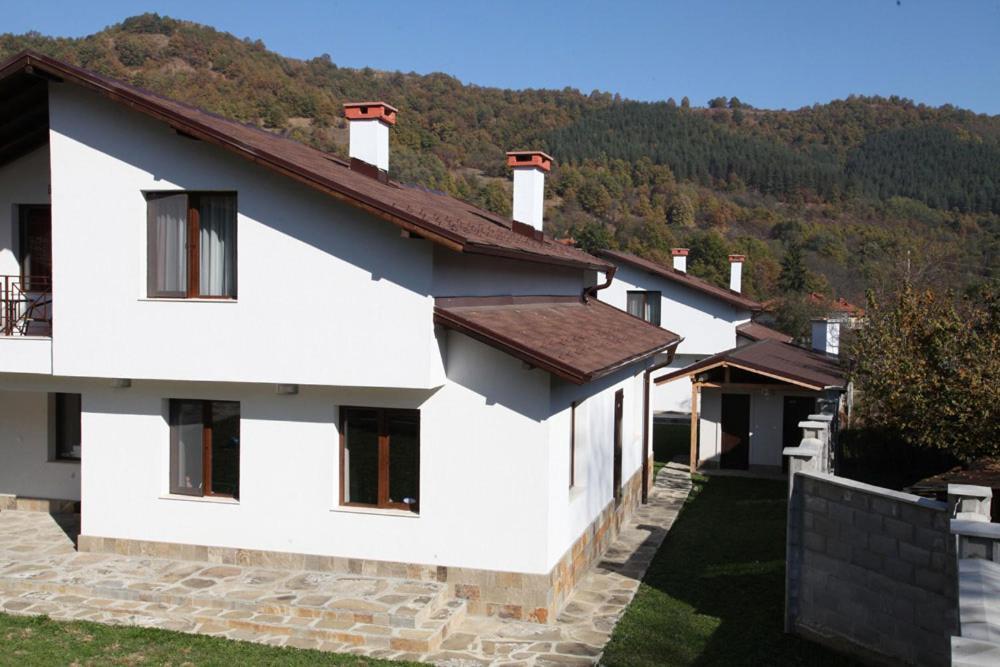 Двете Къщи В Планината Villa Beli Oszam Kültér fotó